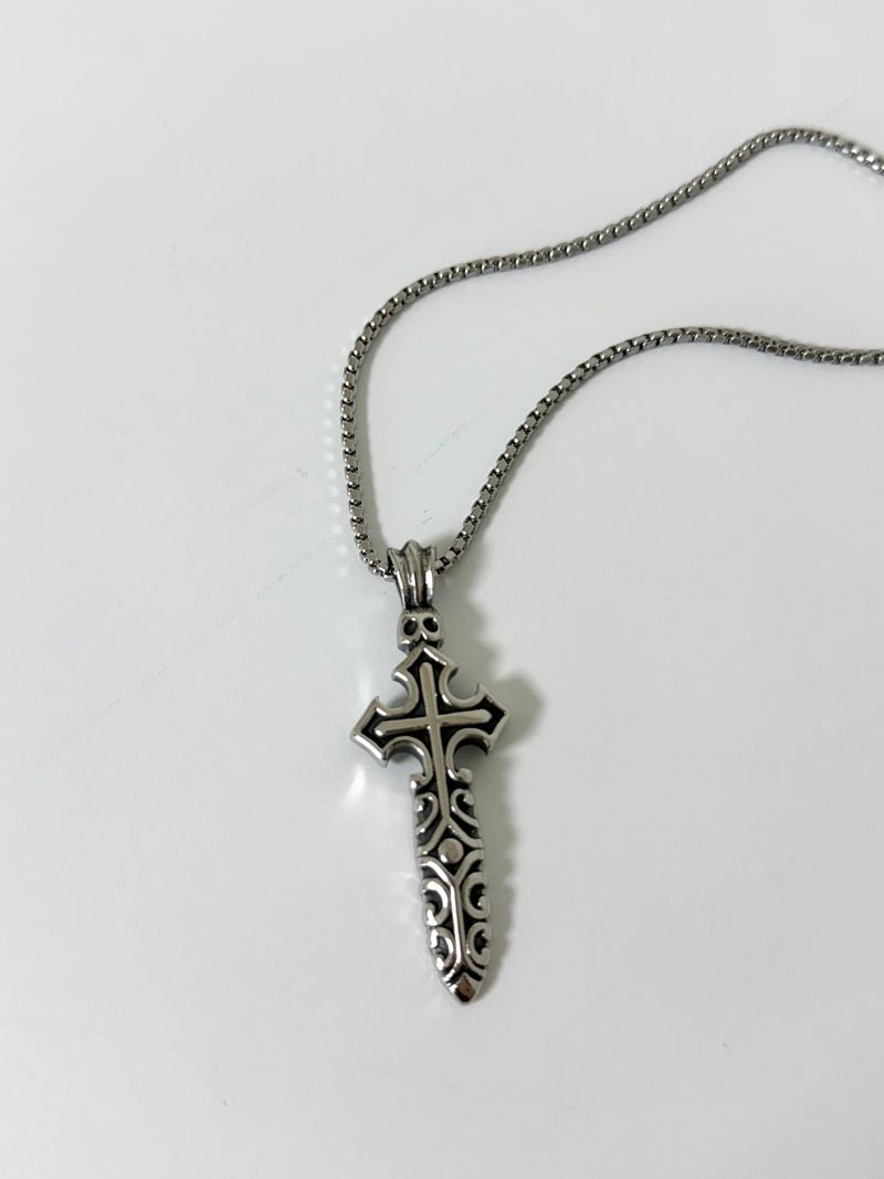 MADE nave necklace