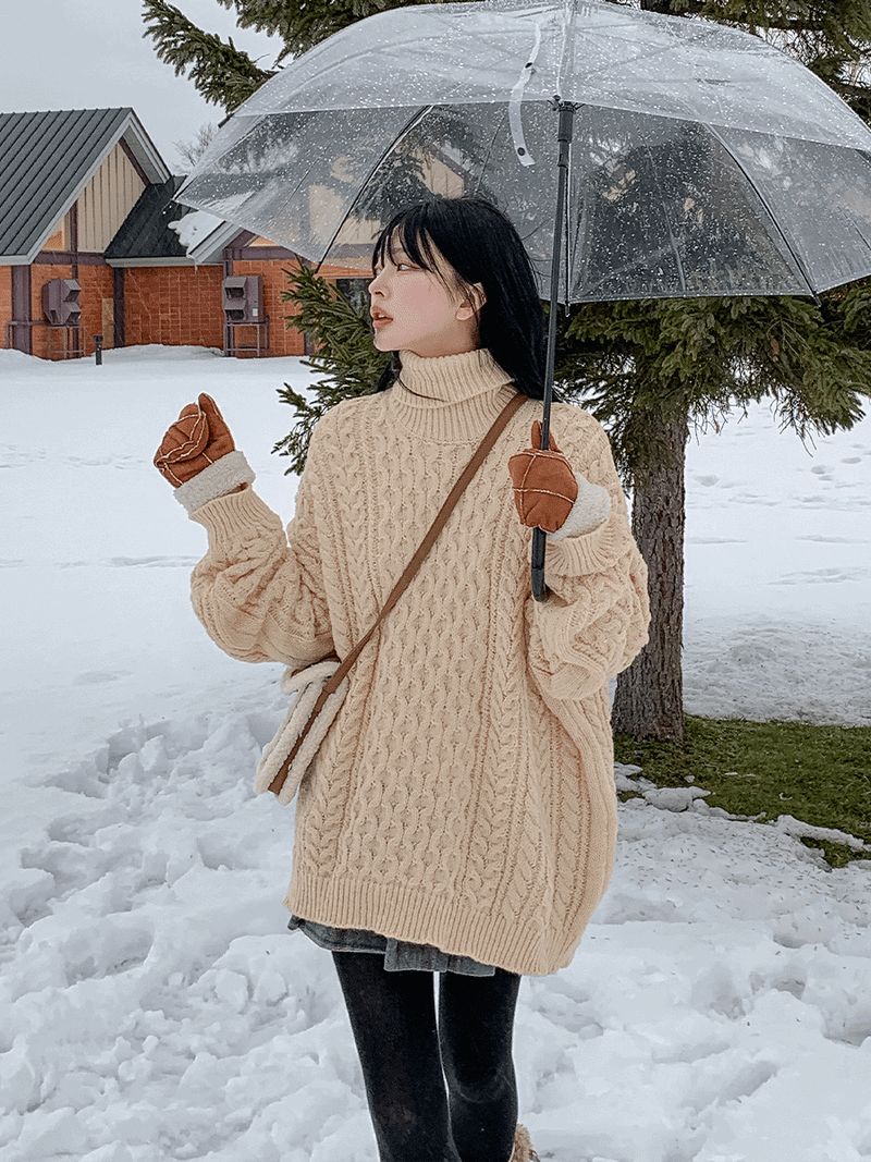 ULAN（ユレン）の「ツイストタートルネックルーズニット（Tops）」