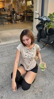 Twin Buttons tee