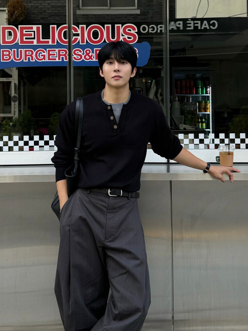 Ranne stripe pintuck curved pants