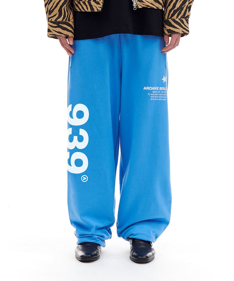 ARCHIVE BOLD（アーカイブボールド）の「939 ロゴスウェットパンツ (SKY BLUE)  （パンツ）」