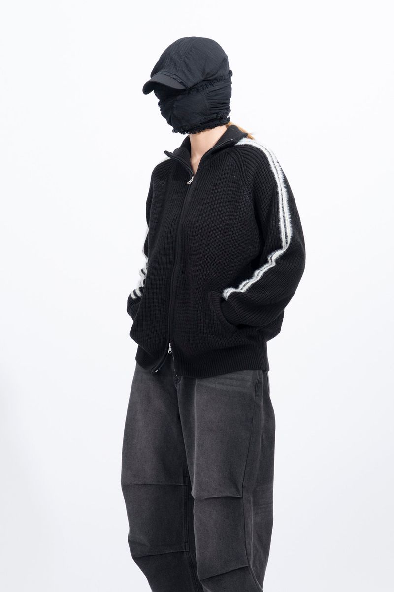 Tiny Hairy Line Knit Zip Up