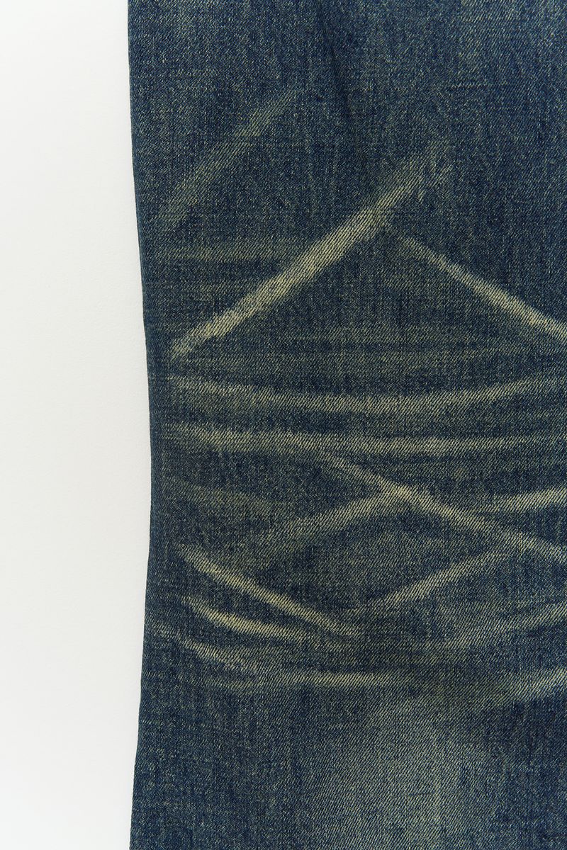 Flask Crack Denim