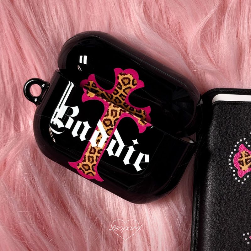 SOLARBEEAM(ソーラービーム)の「Leopard Buddy Cross AirPods Case(Smartphone Accessories)」