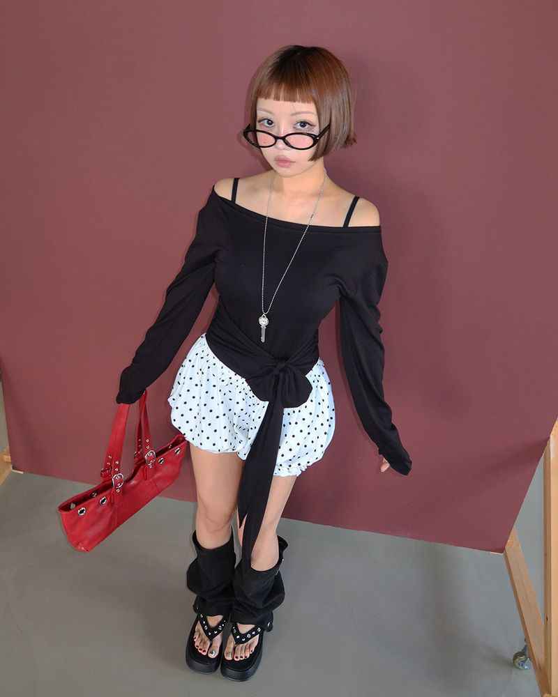 ribbon strap off-shoulder T-shirt
