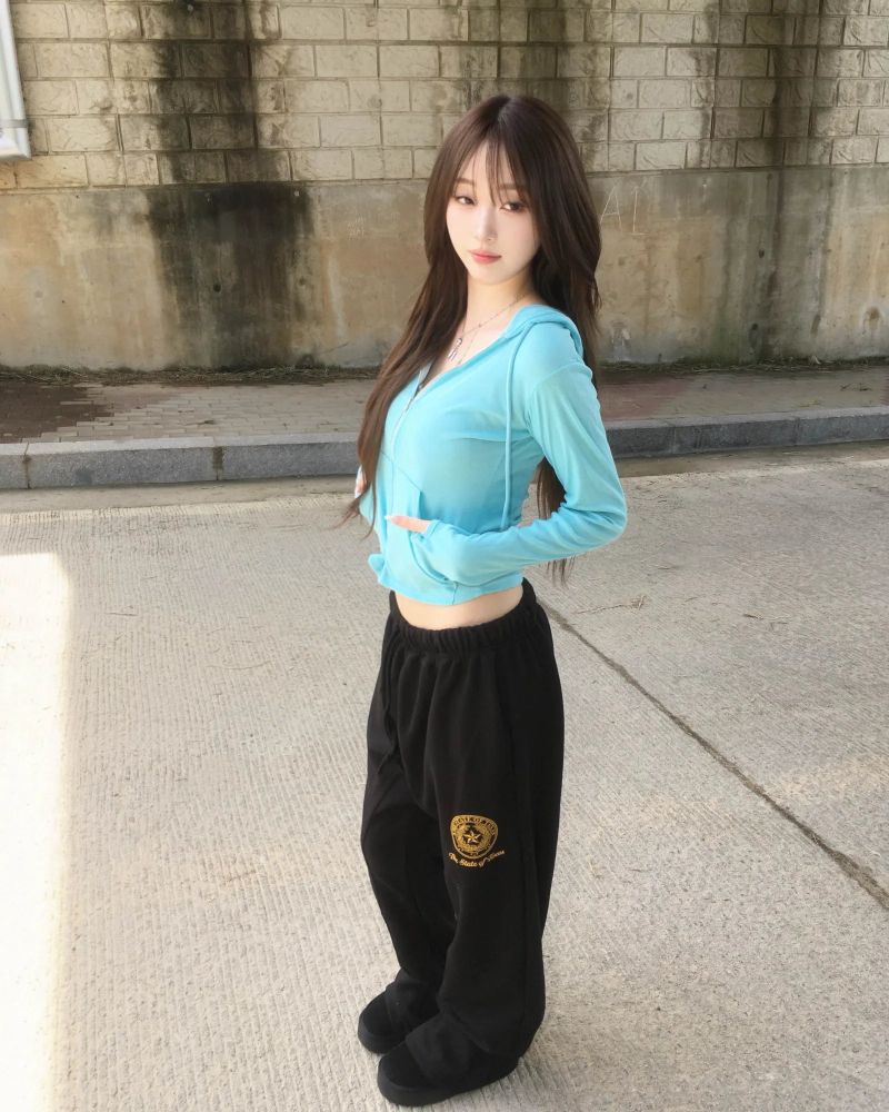 Warmer crop hood jumper