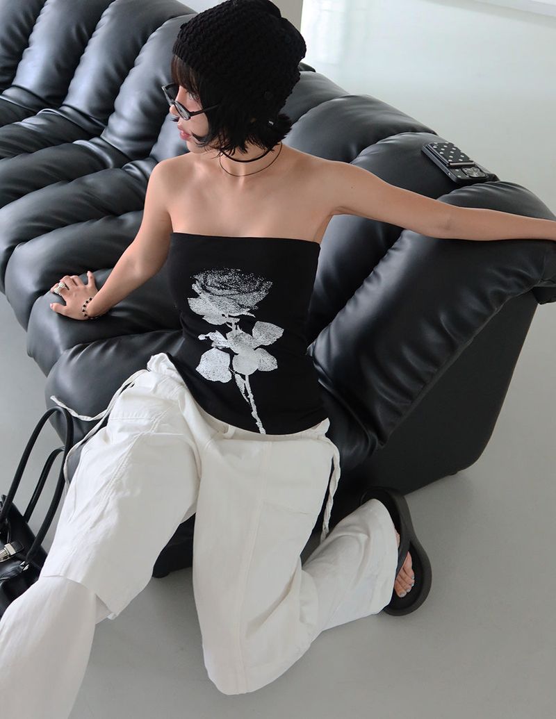 Delight-J（ディライトジェイ）の「Rose Printed Tube Top Long T-Shirt（Tops）」