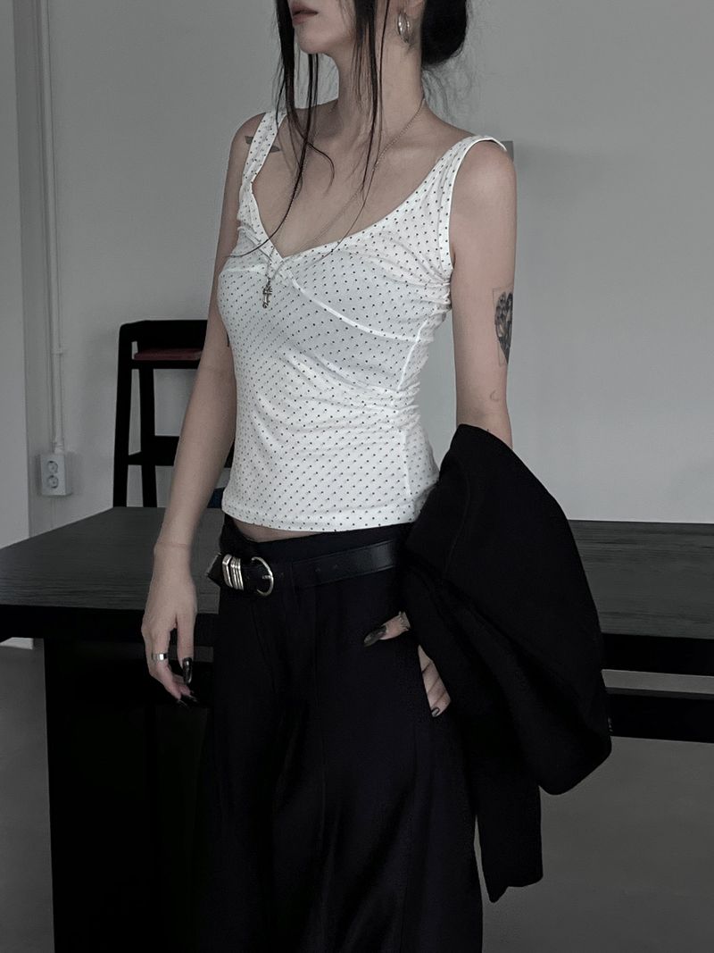 URBAN UNIQUE（アーバンユニーク）の「dottie line sleeveless (3color)（Tops）」
