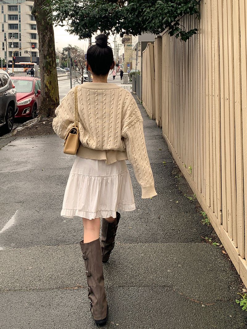 [MADE] Ethol twisted V-knit