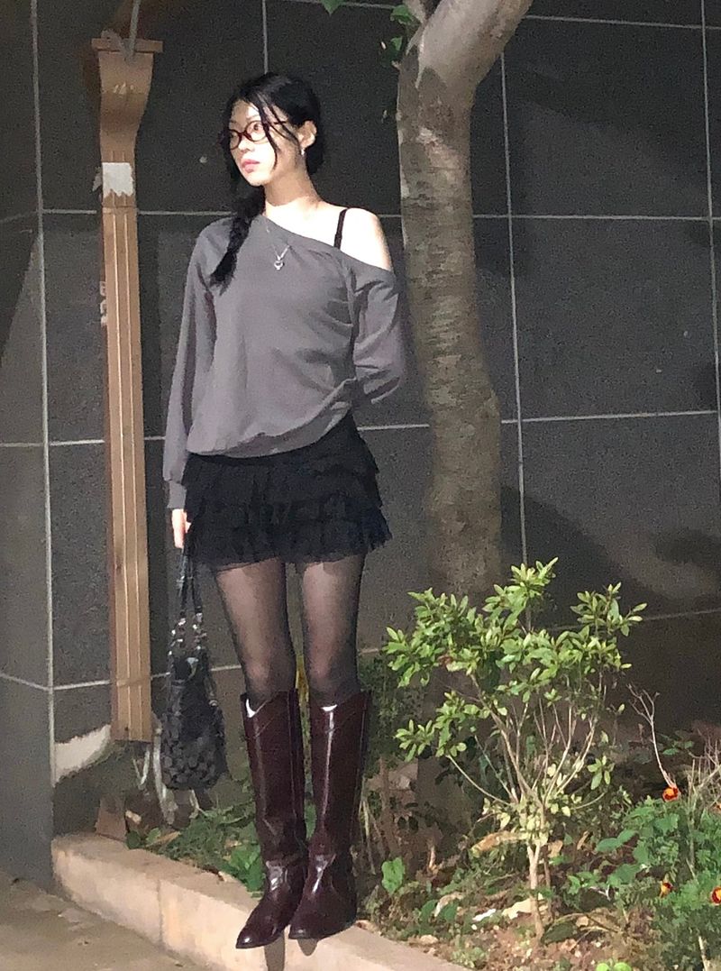 Off-Shoulder Sweatshirt
