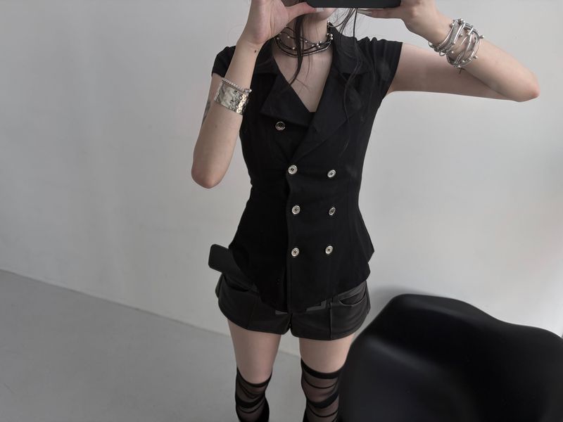 URBAN UNIQUE（アーバンユニーク）の「ツーボタンギークシックシャツ（トップス）」