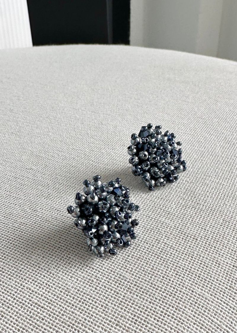 beads pop earring - navy
