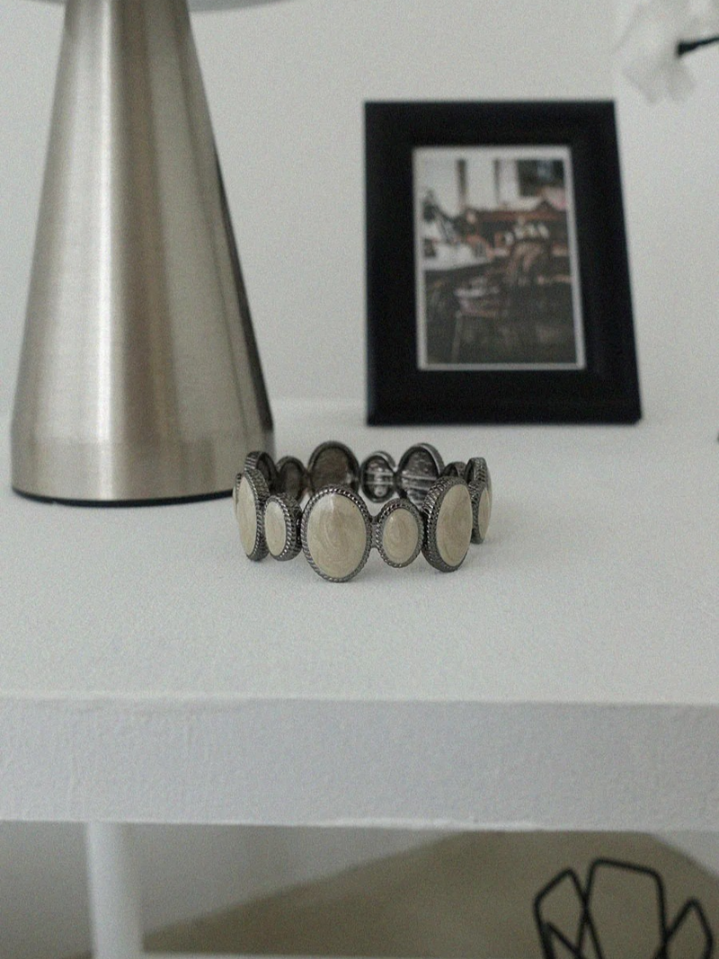 ENTHIC OVAL BRACELET