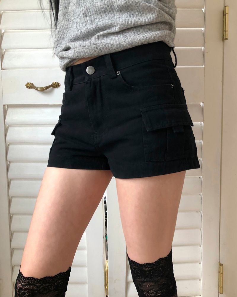 Jeku Low-Rise Cargo Shorts