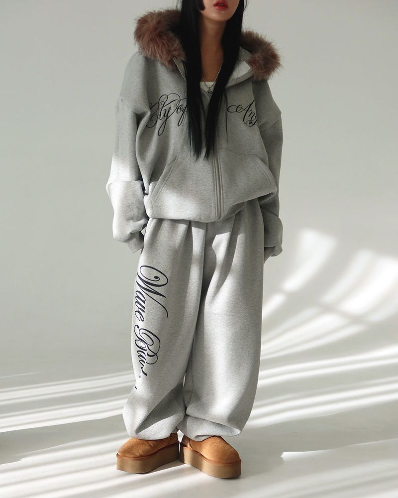AKI lettering hoodie zip-up