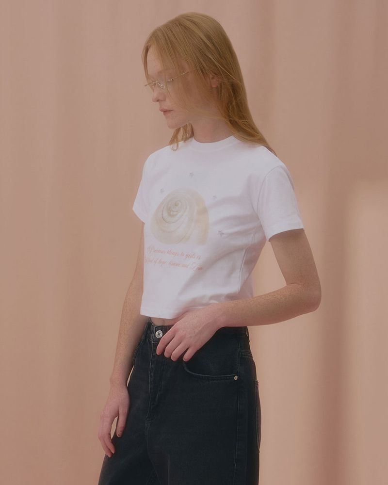 CHARMING SHELL CROP TSHIRT-WHITE