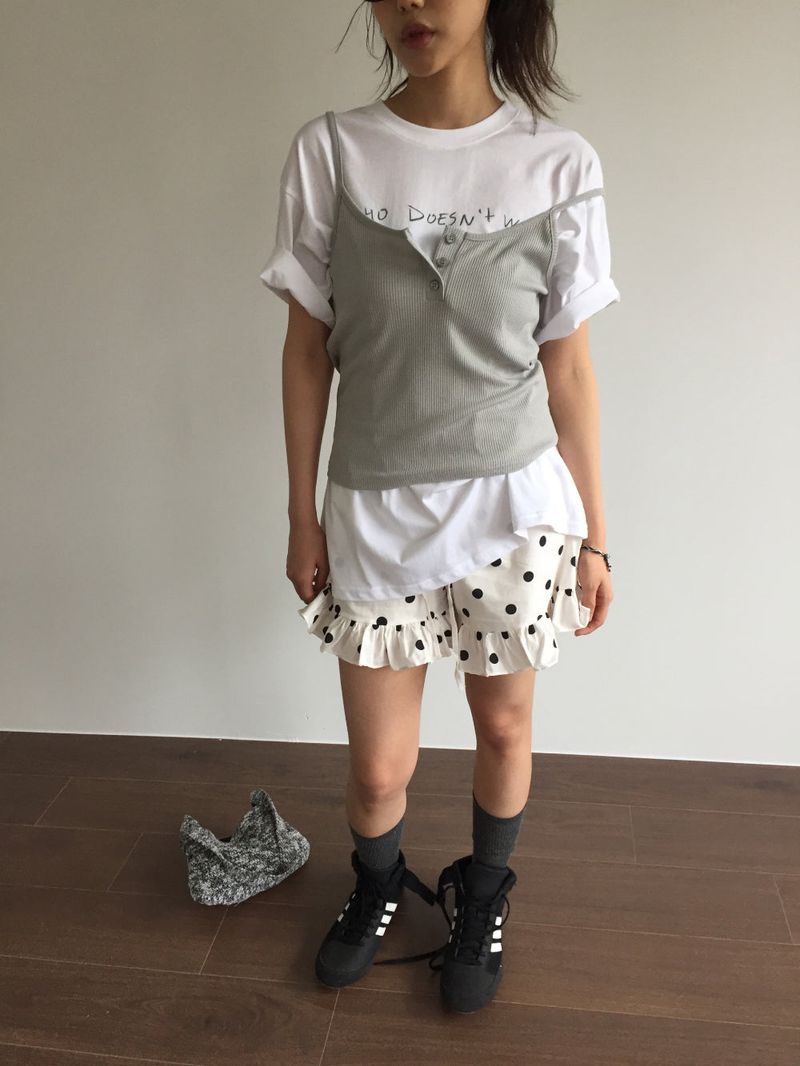 Pu Dot Frill Shorts  (2color)