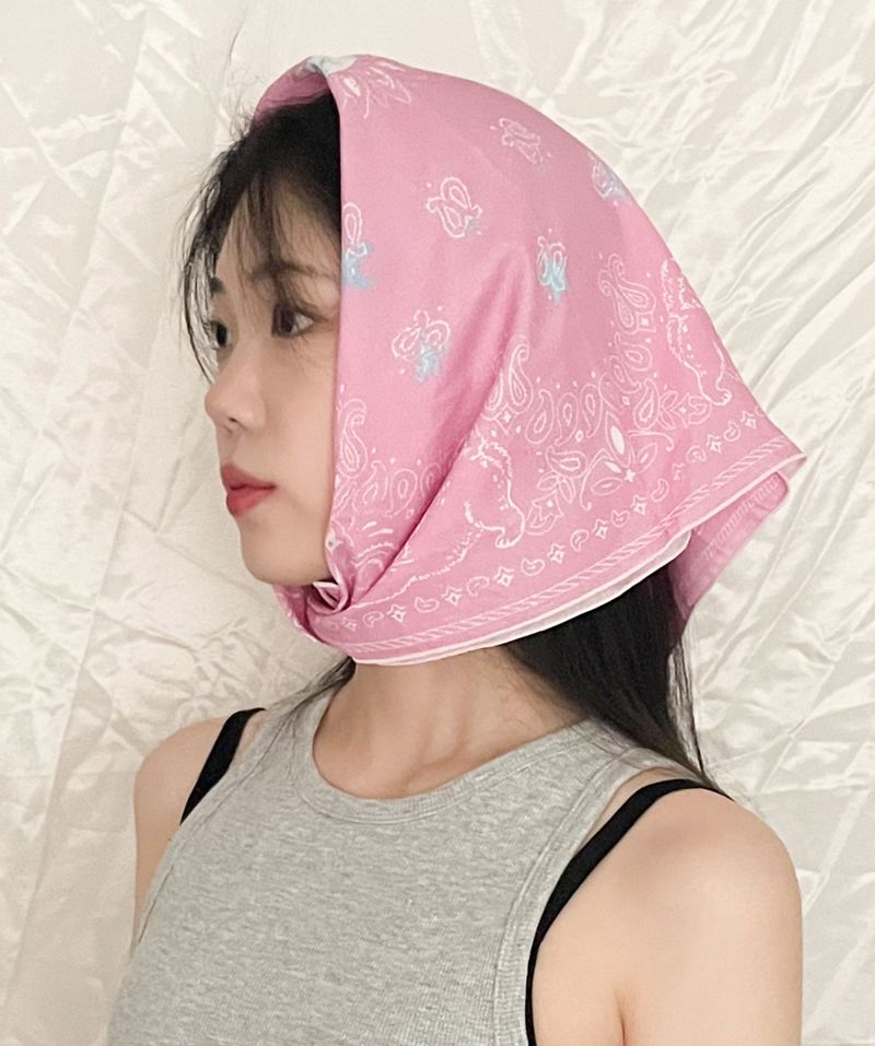 Se seoul（セレ ソウル）の「ペイズリーキャットバンダナスカーフピンク（ヘアアクセサリー）」