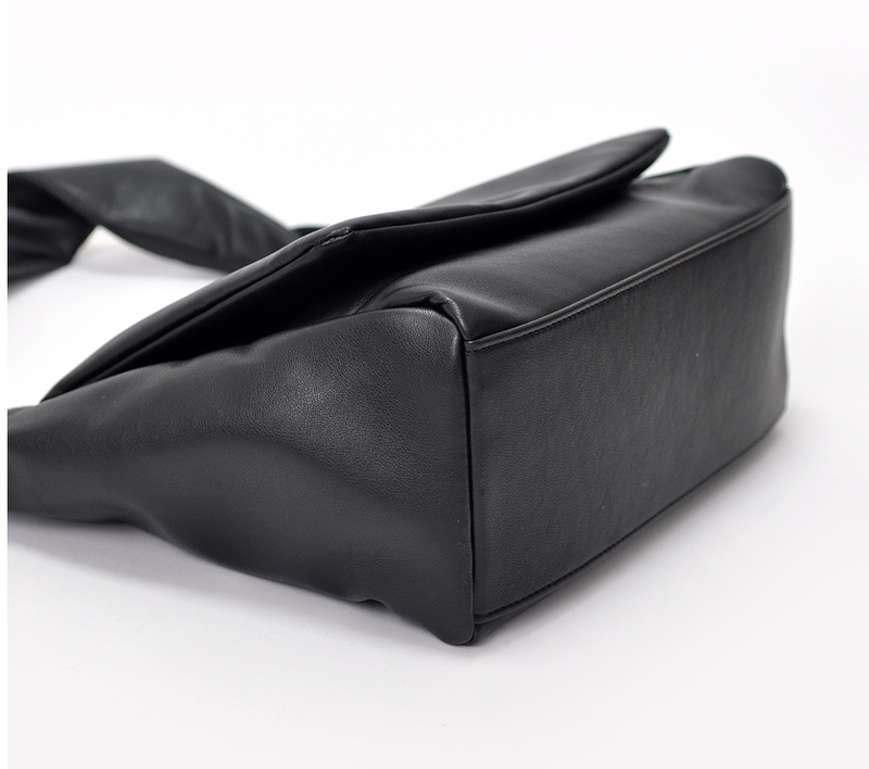 pocket shoulder bag
