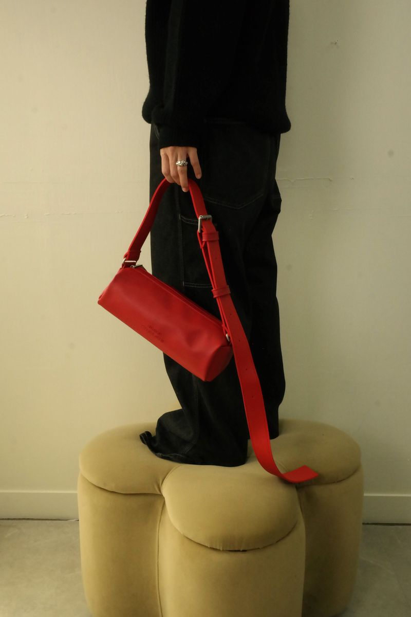 INNEQ（イネク）の「Chunky Buckle Air Bag Letter-Rde（Bags）」