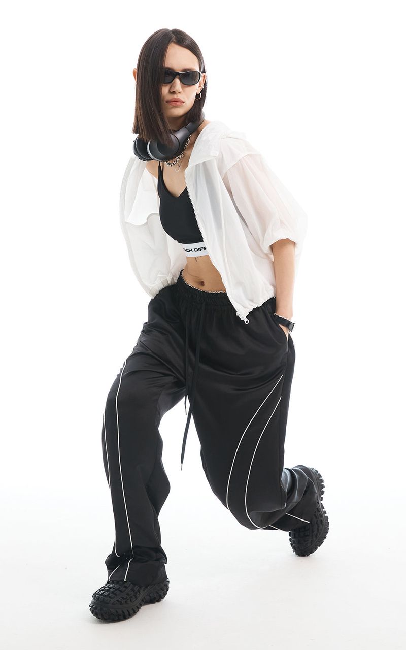 HALF ZIP-UP JUMPER_WHITE