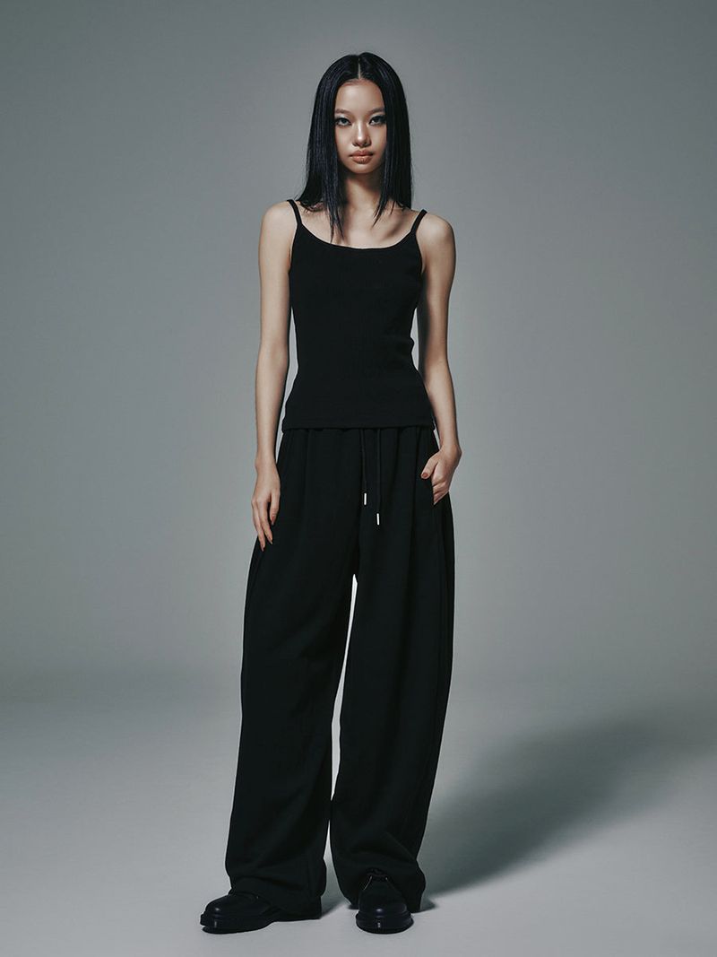 MOON SLEEVELESS BLACK
