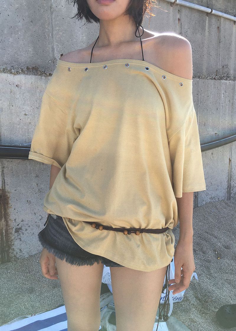 eon(イオエン)の「EYELET OFF SHOULDER TEE(Tops)」
