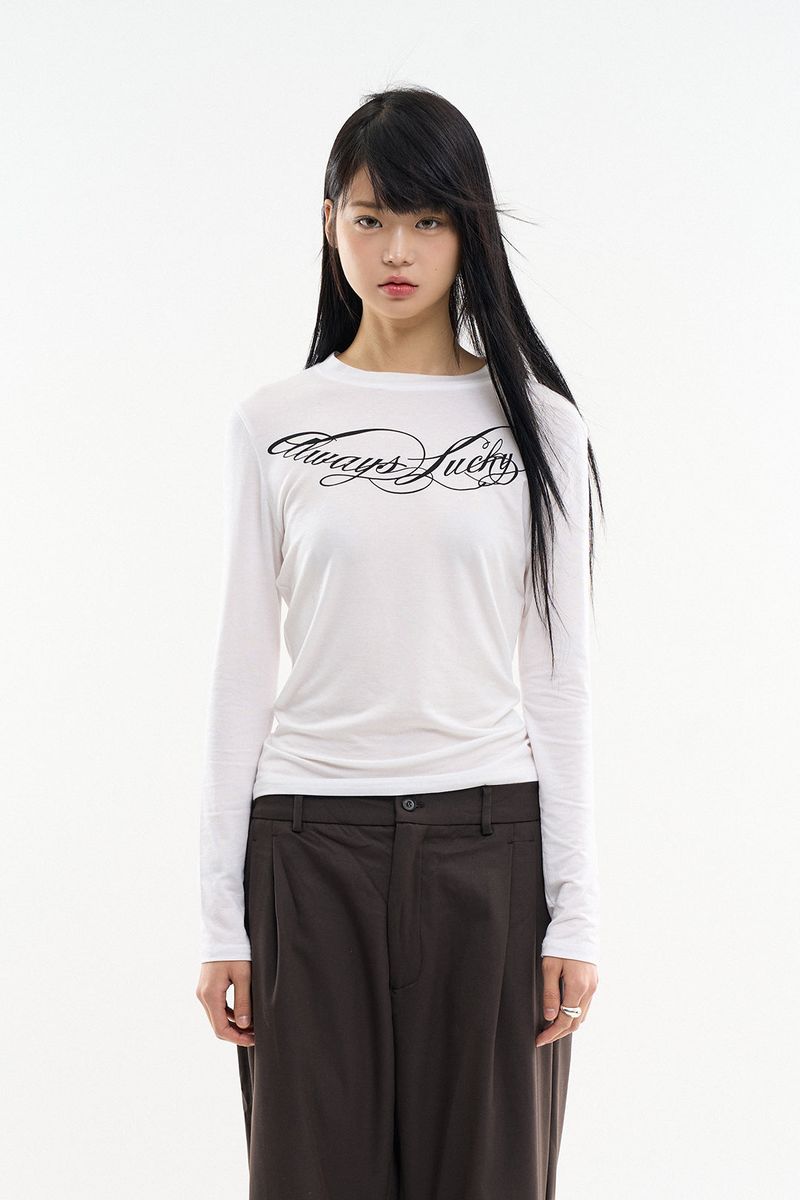 Raucohouse（ラウコハウス）の「サティスファイレタリンググラフィックTシャツ（トップス）」