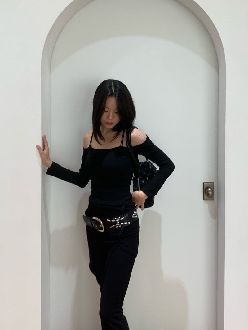 Lia Inner-Cap Off Shoulder Strap Top
