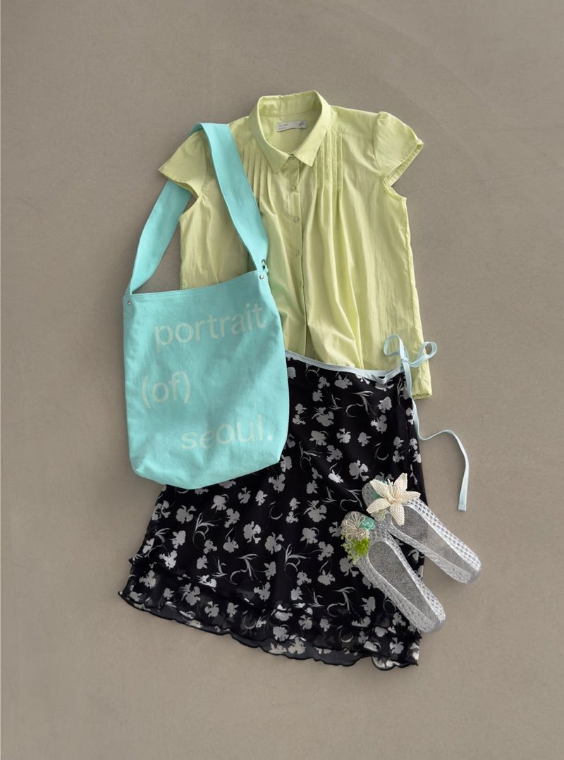 portraitseoul（ポートレイソウル）の「Sheer Floral Midi Skirt (2sizes)（Skirts）」