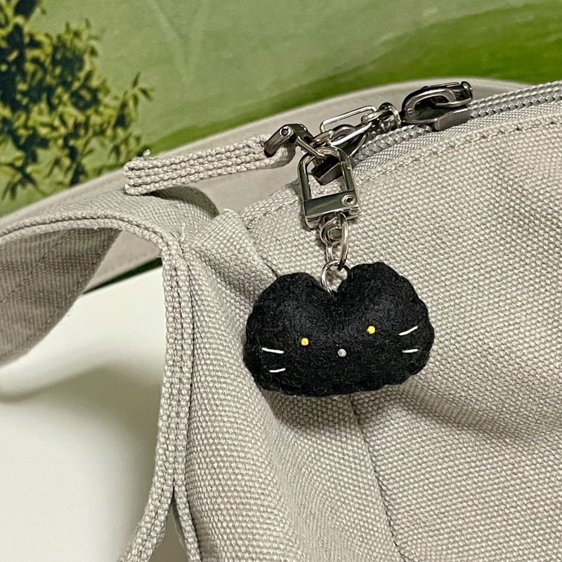 [MADE] Meow Black Cat Key ring