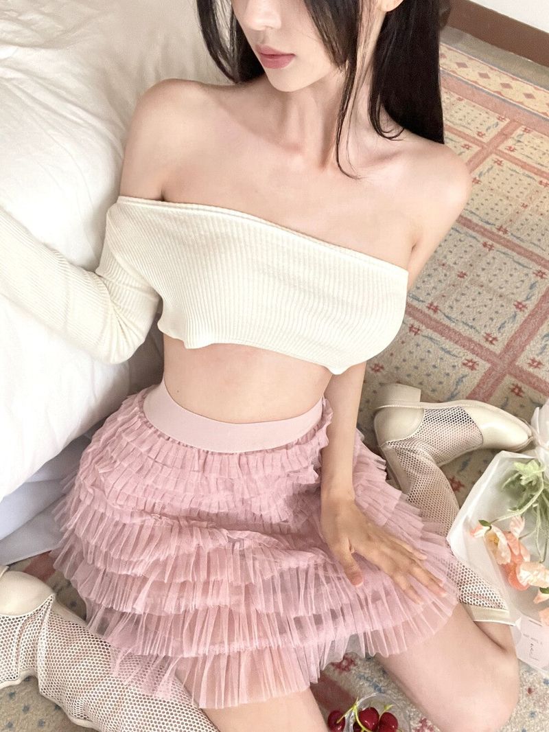 1008. One sleeve off crop T (2color)