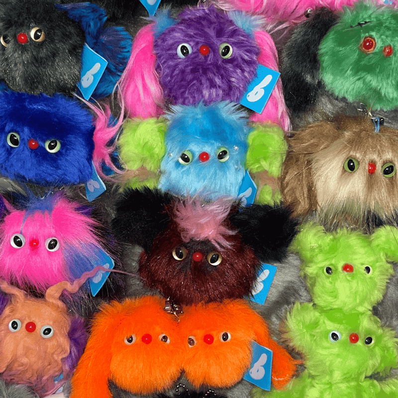ALIEN PUPPY KEYCHAIN - Buns Pie