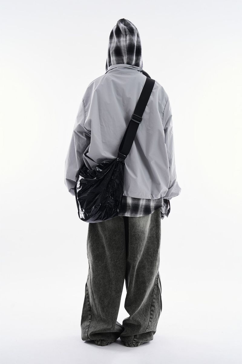 Spotlight glossy cross bag