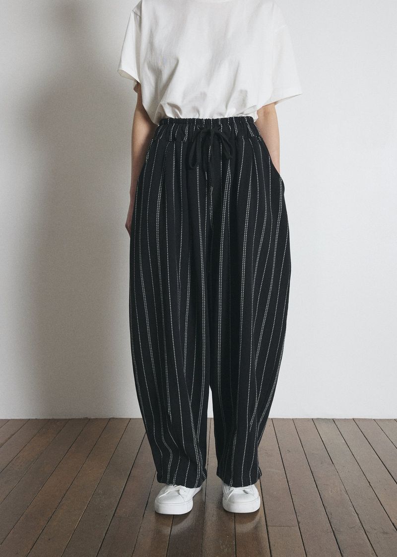 DOTTED-STRIPE BALLOON SWEAT PANTS (Black)
