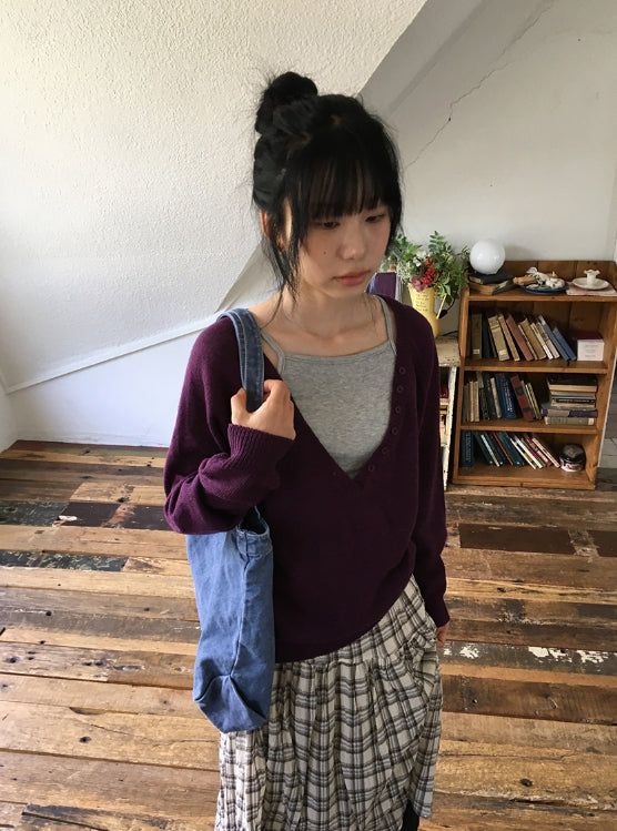 BAON（バオン）の「バスティン ルーズフィット ボタン ディープ Vネック ニット（トップス）」