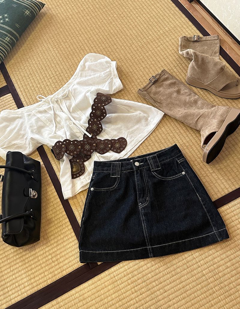 Haku Off-Shoulder Short-Sleeved Blouse