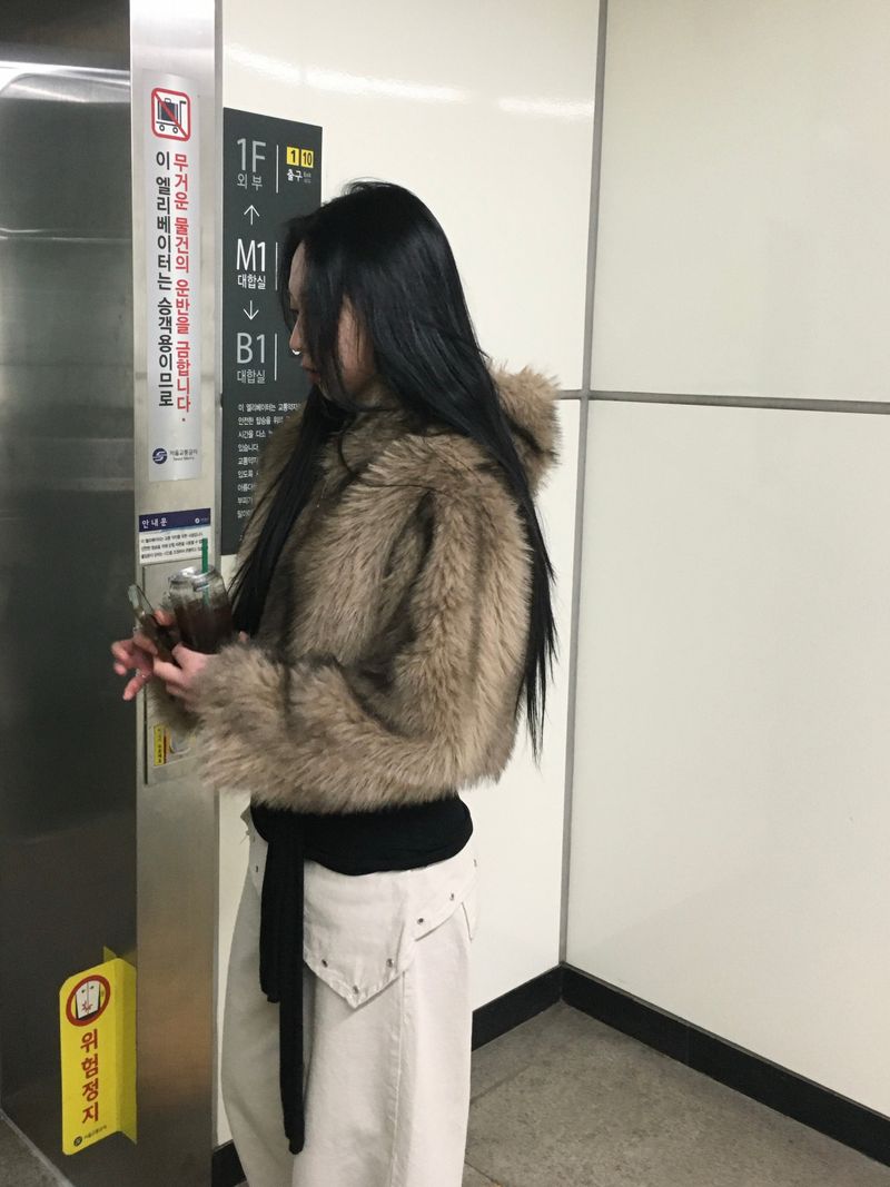 Mua Crop Fur Jacket (1c)