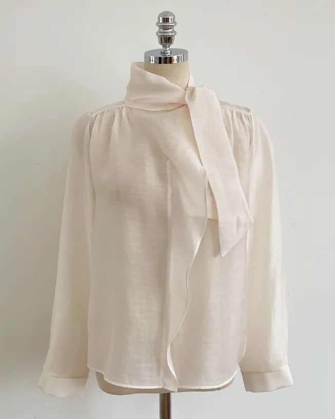 Desha Ruffle Tie Puff Blouse