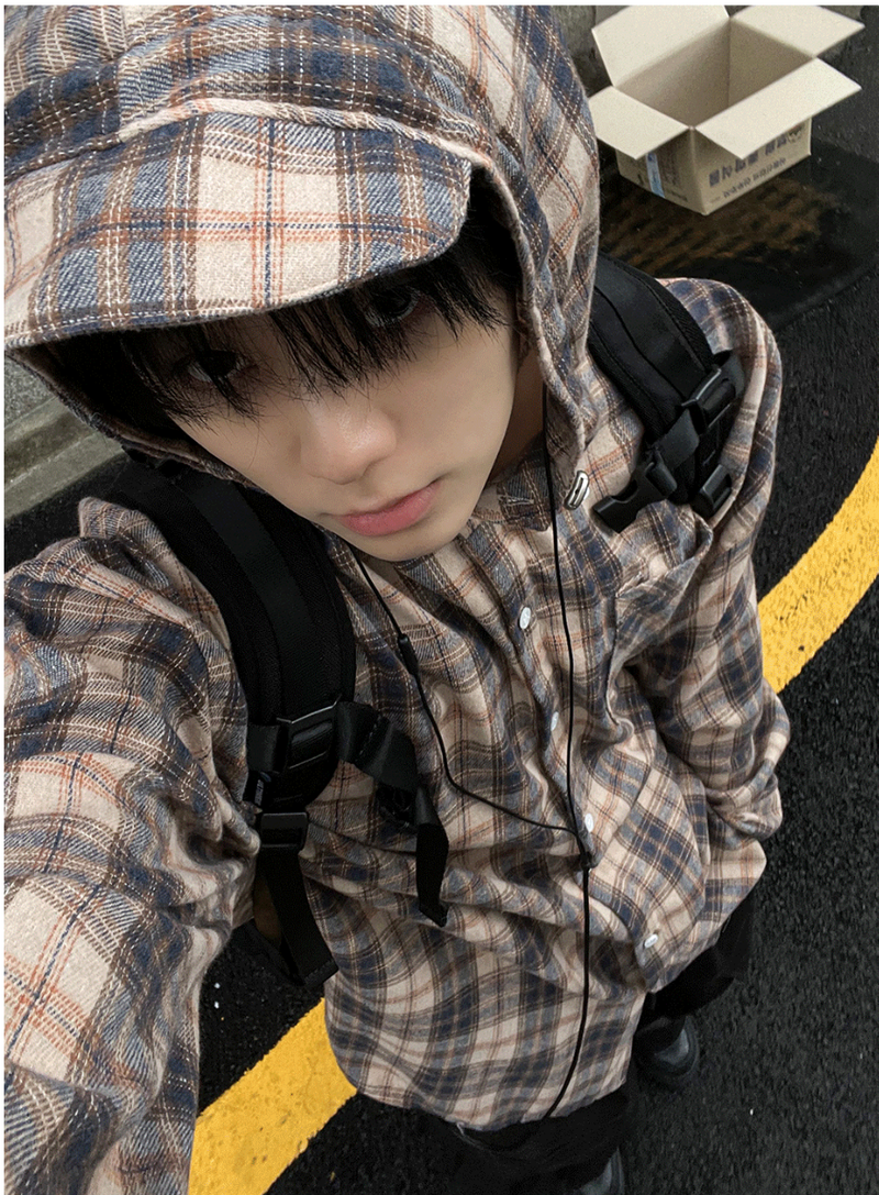 lable hood check shirt