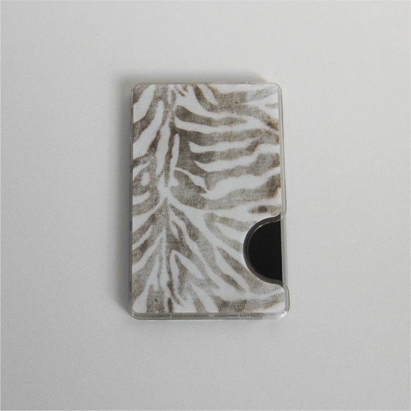 [MADE] zebra magsafe card holder (brown)