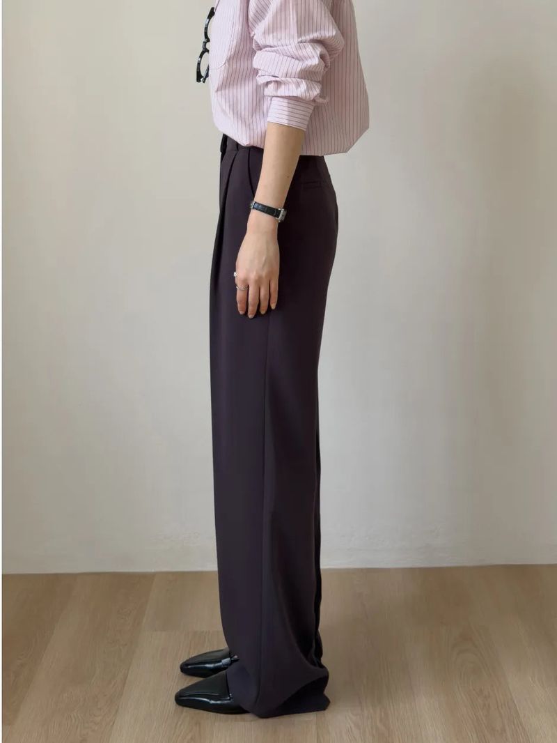 One Tuck Semi-Wide Slacks