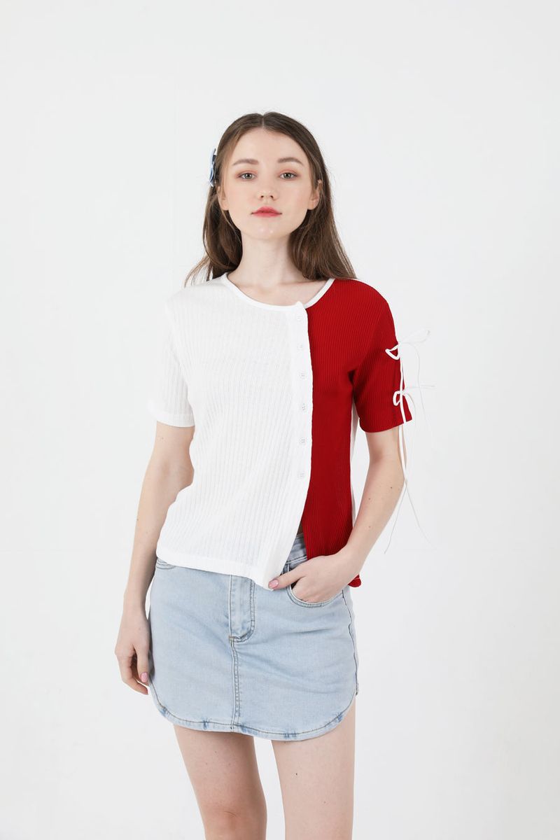 Slit Ribbon Half-Sleeve T-shirt Red