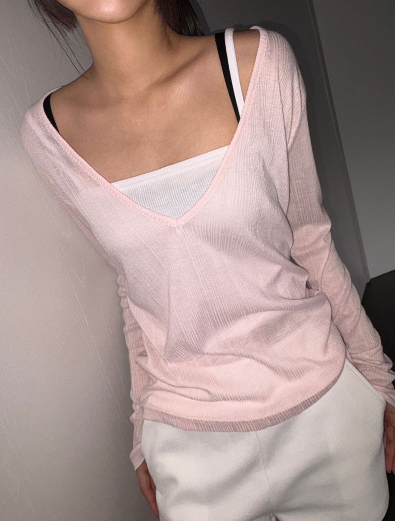 CCORTTI（コルッティ）の「City Girl Sheer Deep V-Neck Knit Top 8color（Tops）」