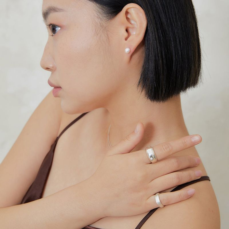 mini pearl bold ring