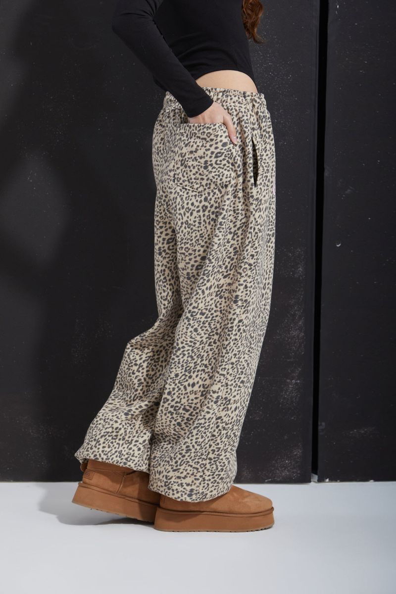 JUNGLE JOGGER -LEOPARD