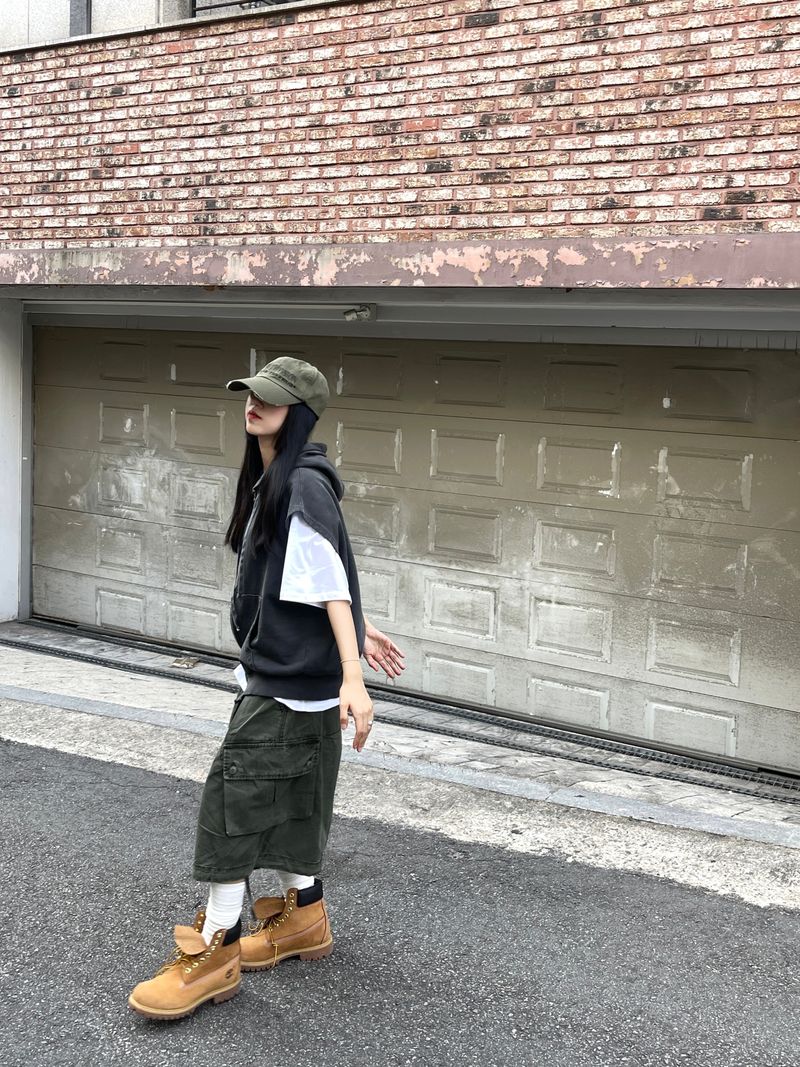 Leo Pigment Hooded Two-Way Vest