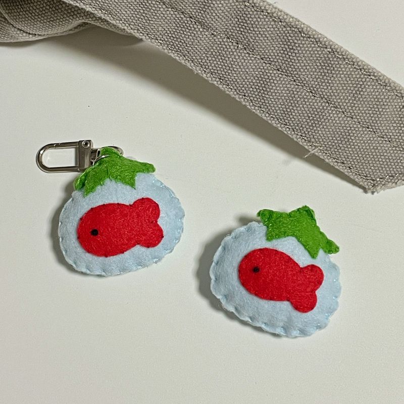 [MADE] Tomato fishbowl Key ring