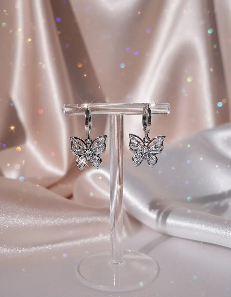 [Aespa Karina Piercing] Butterfly Fairy Huggies Piercing