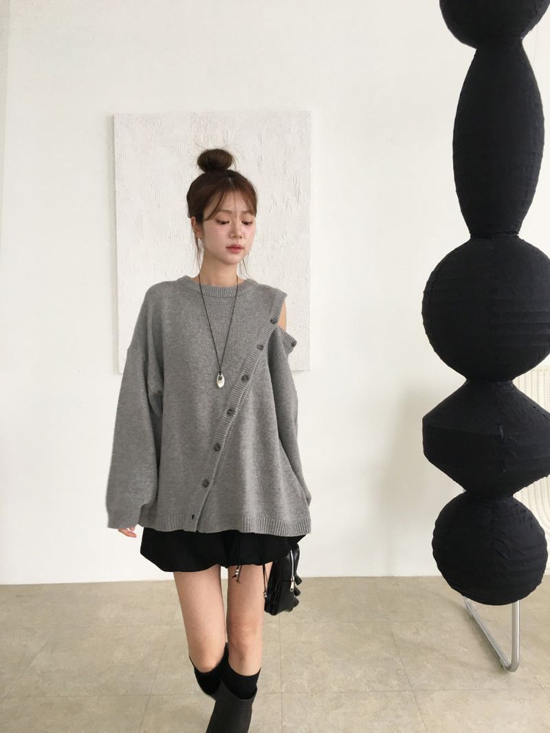 Cross button loose wool knit